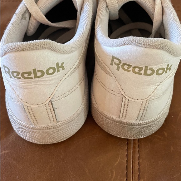 REEBOK Classic White Leather Court Shoes w Red Logo Size 7 | GUC - Picture 4 of 8